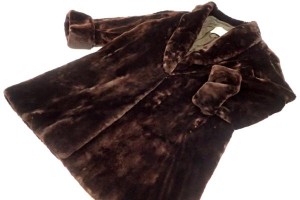 フォックス襟 ヌートリア ロングコート を東京都港区在住の方よりお売り頂きました！