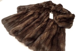 ハロッズ ロシアンセーブル セミロングコート 高価買取いたしました！ 高級毛皮買取はストックラボにお任せ下さい。