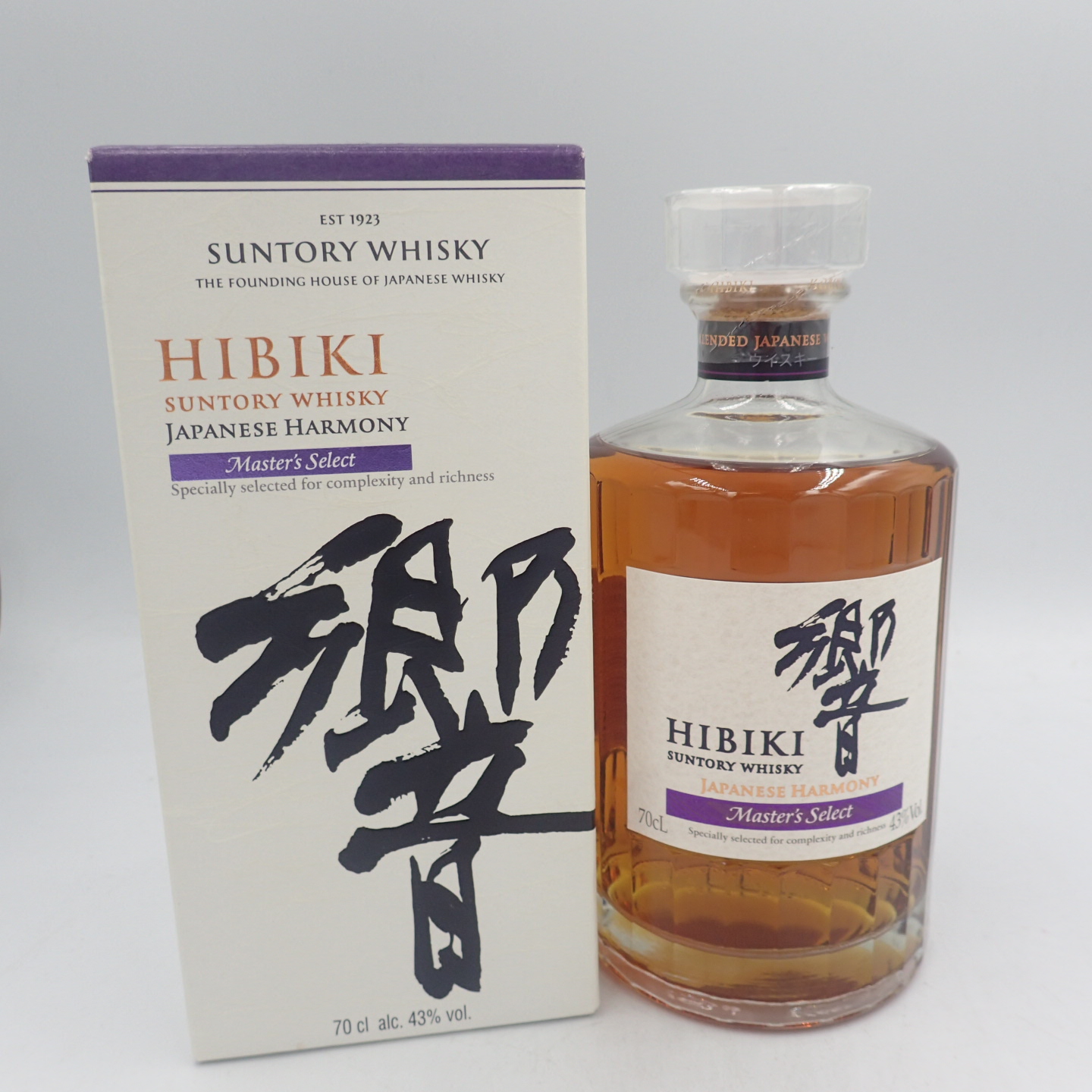 サントリー 響 ジャパニーズハーモニー マスターズセレクト 700ml 43% SUNTORY HIBIKI JAPANESE HARMONY MASTERS SELECT