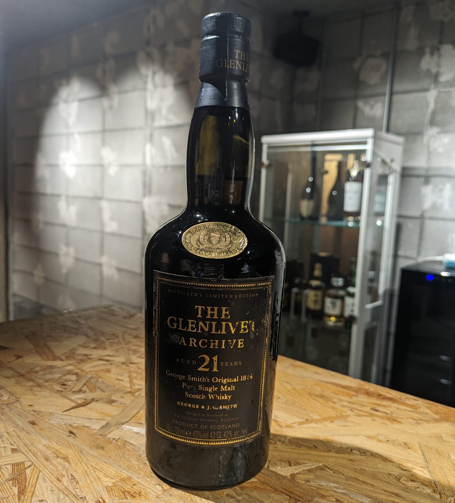 ザ グレンリベット アーカイブ 21年 700ml 43% THE GLENLIVET