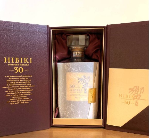 響30年 買取 新宿 ｜箱あり サントリーウイスキー　響30年 700ml SUNTORY HIBIKI 30を