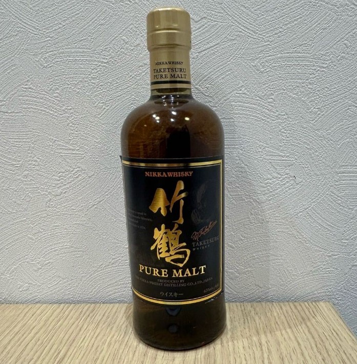 竹鶴 NV 黒ラベル 買取 新宿 ｜竹鶴 NV 黒ラベル 700ml 43度 ウイスキーを高価買取しました。