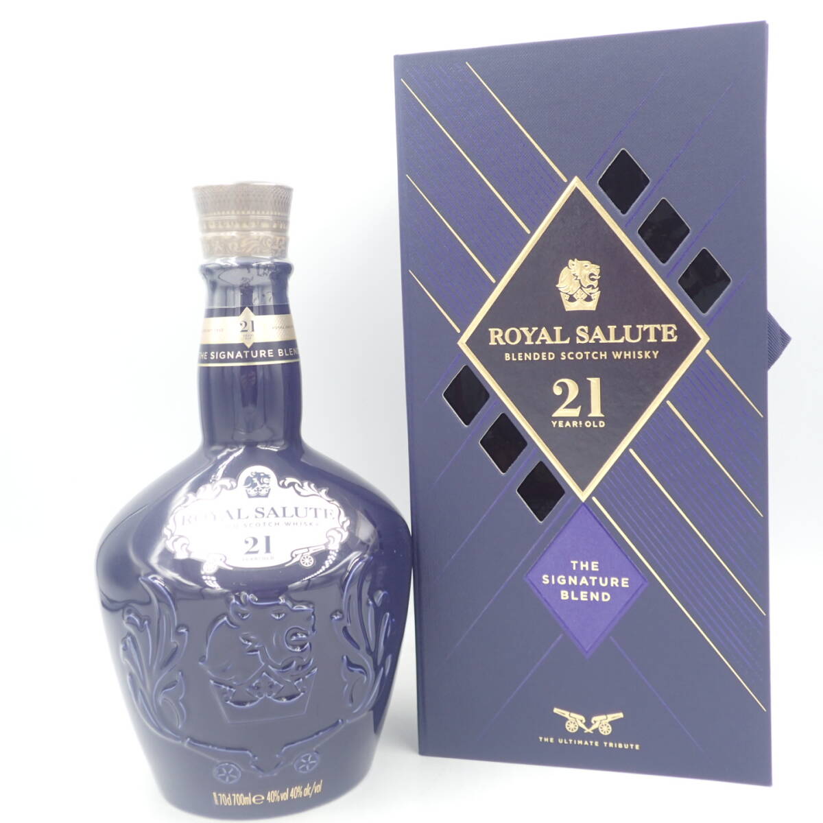 ロイヤルサルート 21年 シグネチャーブレンド 青陶器ボトル 700ml 40% ROYAL SALUTE