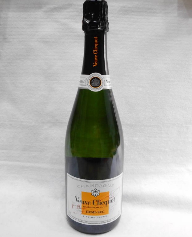 ヴーヴクリコ 白 ドゥミセック 買取 上野 ｜Veuve Clicquot ヴーヴクリコ DEMI-SEC ホワイトラベル シャンパーニュ シャンパンを