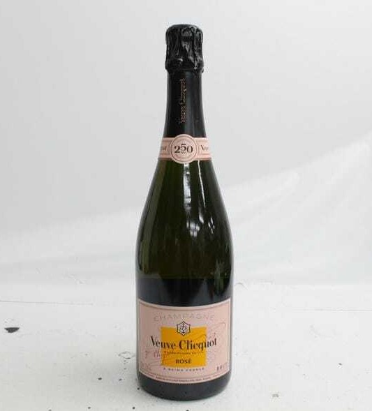 ヴーヴクリコ ロゼ 買取 新宿 ｜Veuve Clicquot（ヴーヴ クリコ）ロゼ 12.5％ 750mlを