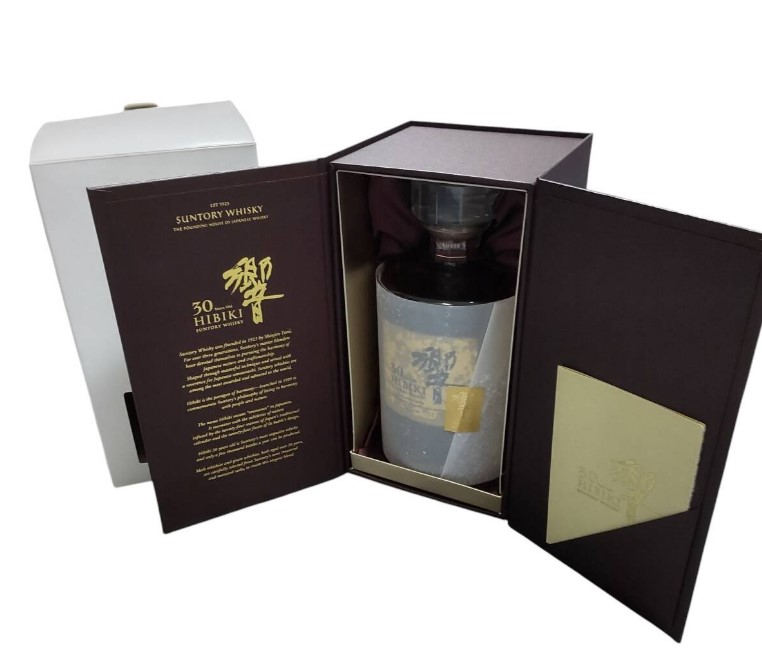 響30年 買取 姫路 ｜サントリー ウイスキー 響30年 ホログラムシール付き 700ml 43度 白箱 冊子を