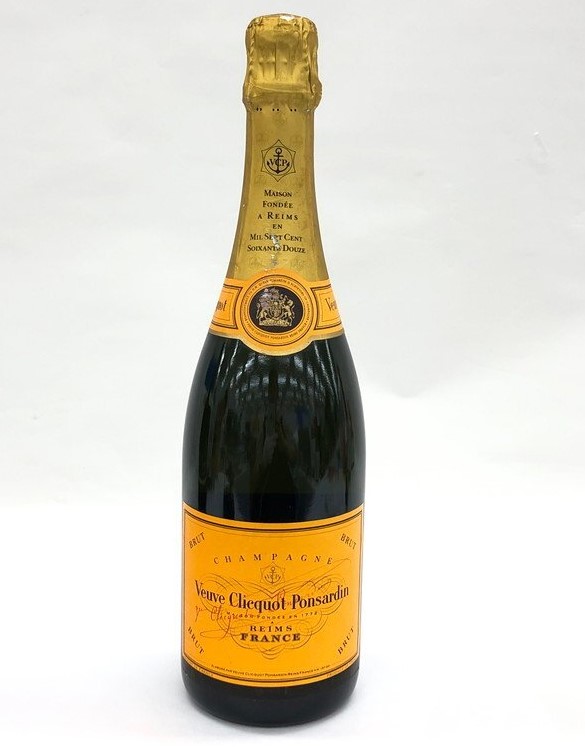 ヴーヴクリコ イエロー 買取 梅田 ｜Veuve Clicquot ヴーヴ・クリコ シャンパン イエローラベル 750mlを