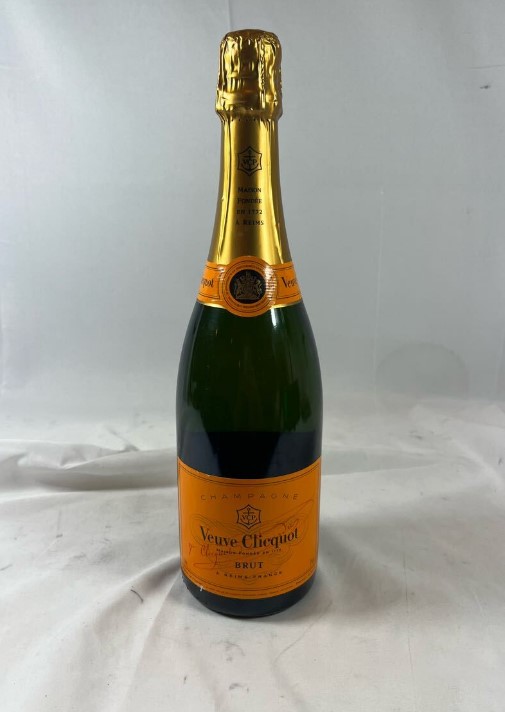 ヴーヴクリコ イエロー 買取 甲府 ｜Veuve Clicquot Ponsardin ヴーヴ・クリコイエローラベル シャンパンを