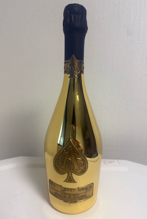 アルマンドブリニャック ゴールド 買取 神戸六甲道 ｜シャンパン [アルマンドブリニャック ゴールド]をお酒