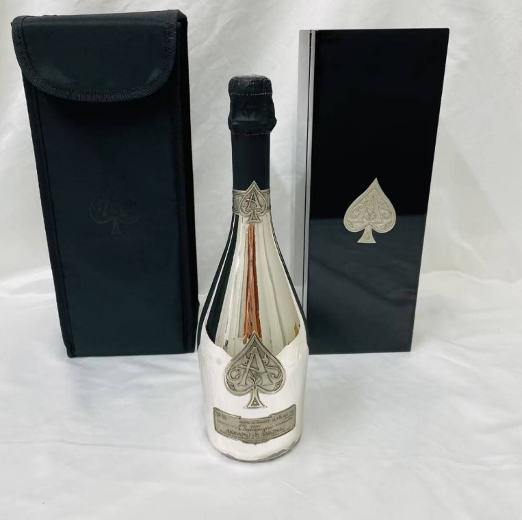 アルマンドブリニャック ブランドブラン 買取 千葉 ｜ARMAND DE BRIGNAC BLANC DE BLANCS シルバー 750mlを