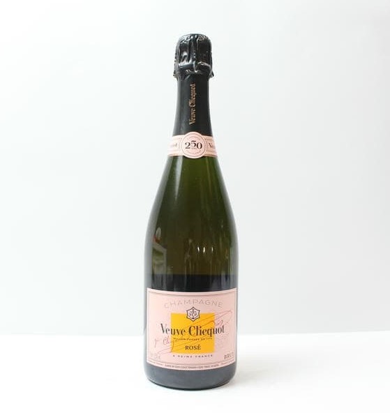 ヴーヴクリコ ロゼ 買取 青森県 ｜Veuve Clicquot（ヴーヴクリコ）ロゼ 250周年記念ボトル 12.5％ 750mlを