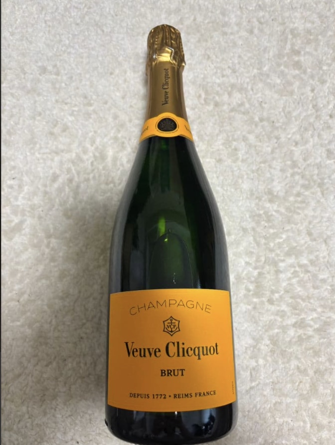 ヴーヴクリコ イエロー 買取 鳥取県 ｜シャンパン [ヴーヴクリコ イエロー]をお酒