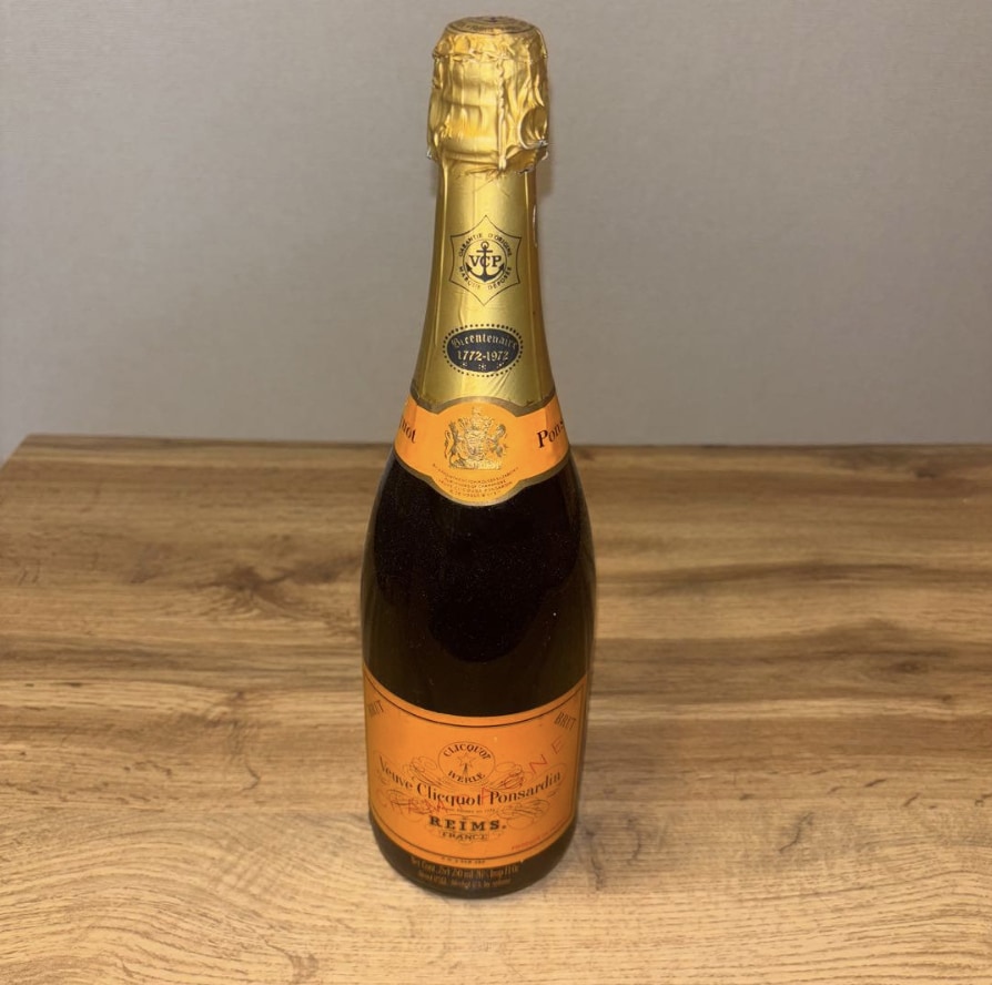 ヴーヴクリコ イエロー 買取 高知県 ｜シャンパン [ヴーヴクリコ イエロー]をお酒