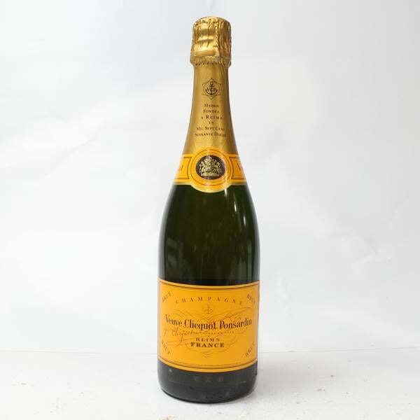 ヴーヴクリコ イエロー 買取 千葉県 ｜シャンパン [ヴーヴクリコ イエロー]をお酒