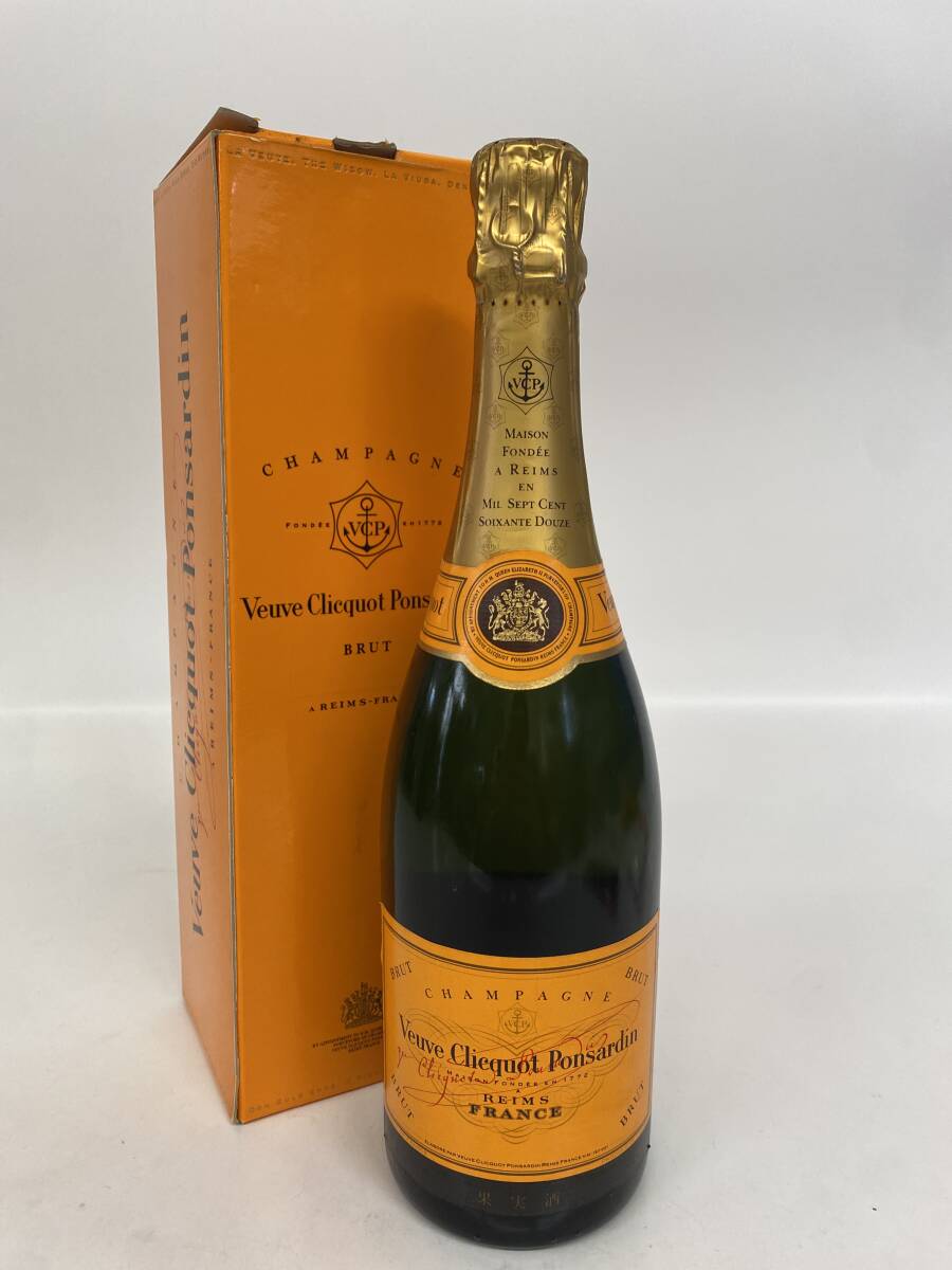 ヴーヴクリコ イエロー 買取 東京都 ｜シャンパン [ヴーヴクリコ イエロー]をお酒