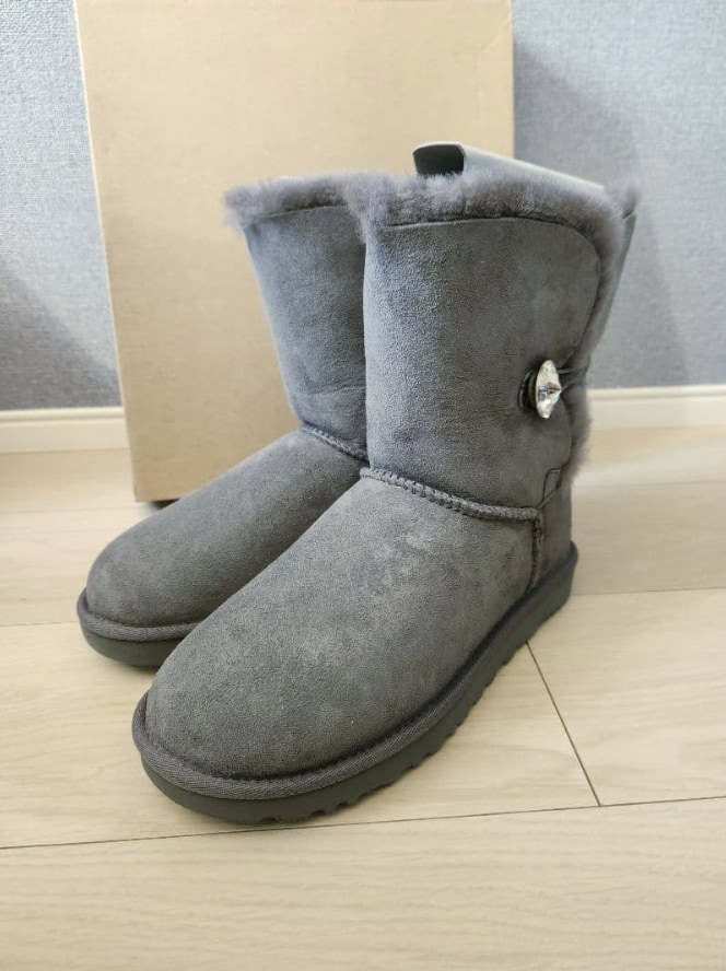 ugg ブーツ スワロフスキー ｜ブーツ[UGG スワロフスキー ベイリーボタン]を革靴