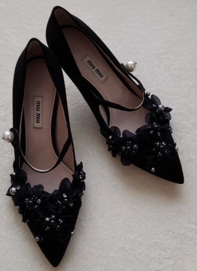 miumiu ビジューパンプス ｜革靴買取でその他[miu miu ビジューパンプス]を買取しました。